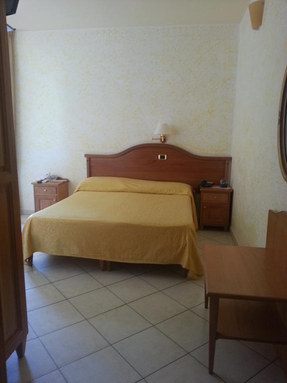 Hotel Mistef Falerna Oda fotoğraf
