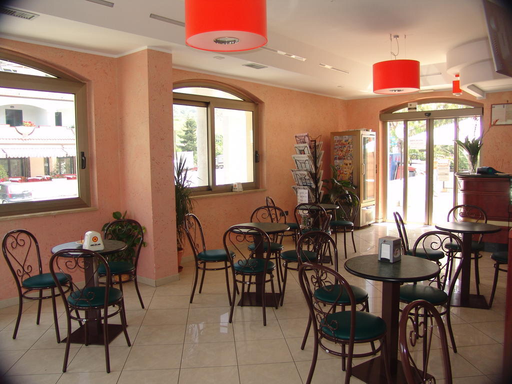 Hotel Mistef Falerna Dış mekan fotoğraf