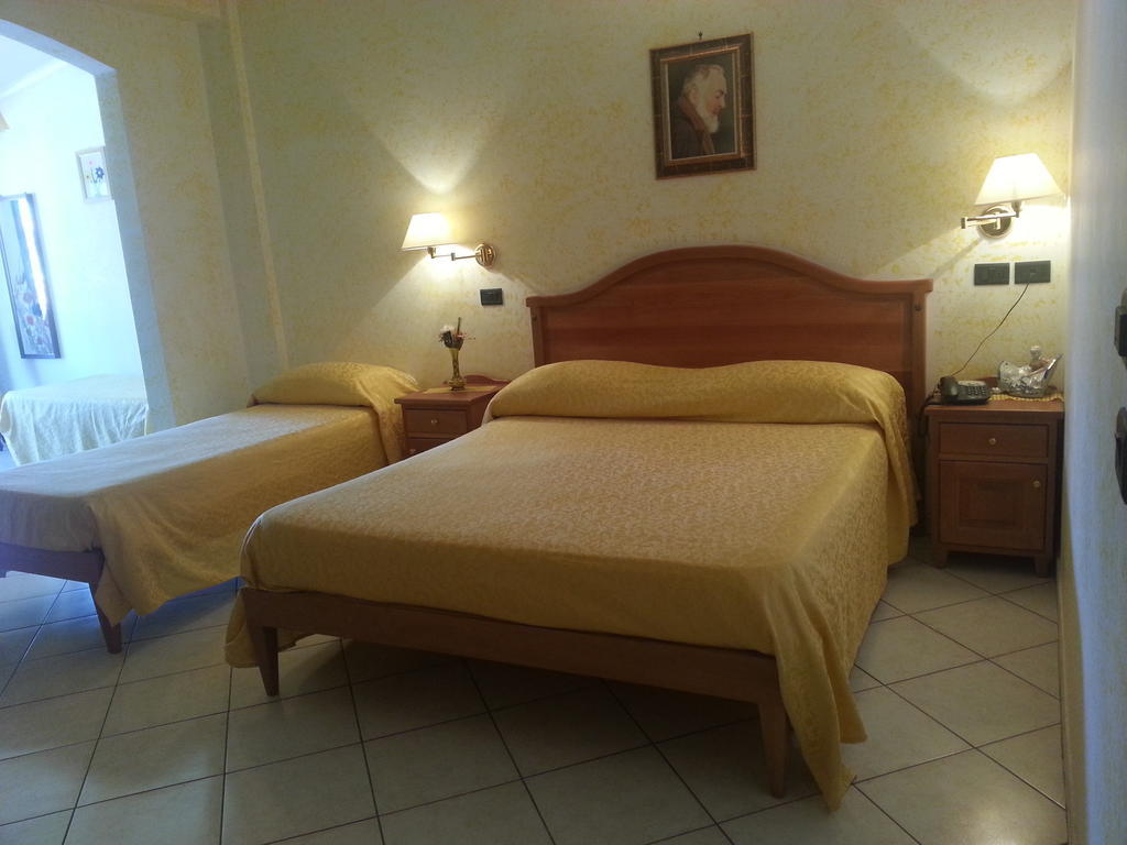 Hotel Mistef Falerna Dış mekan fotoğraf