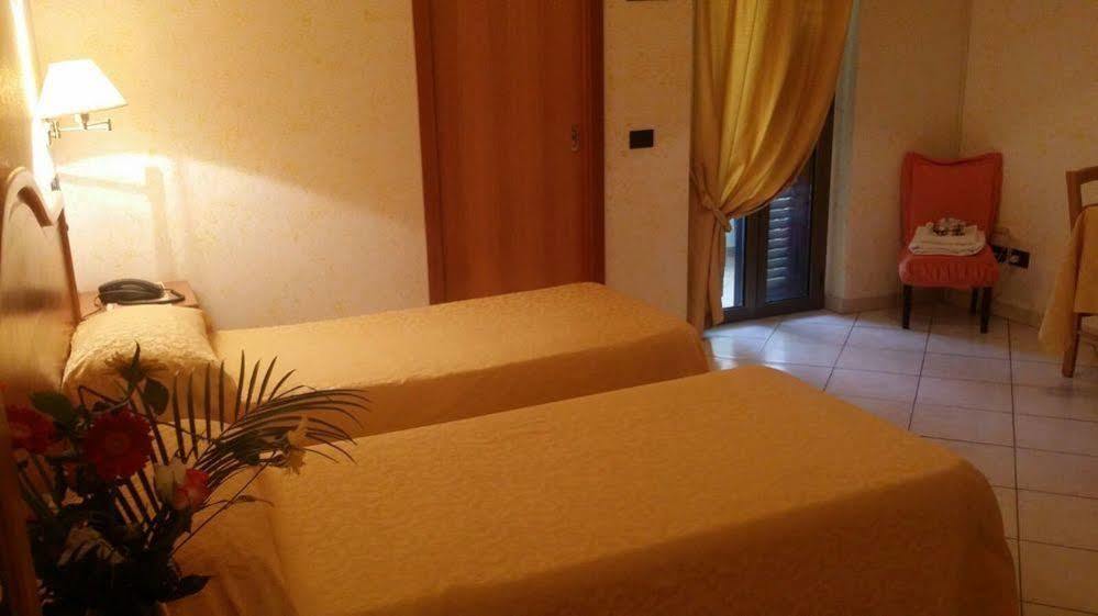 Hotel Mistef Falerna Dış mekan fotoğraf