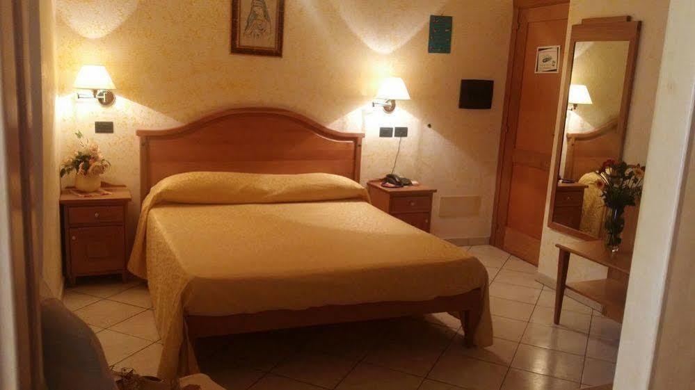 Hotel Mistef Falerna Dış mekan fotoğraf