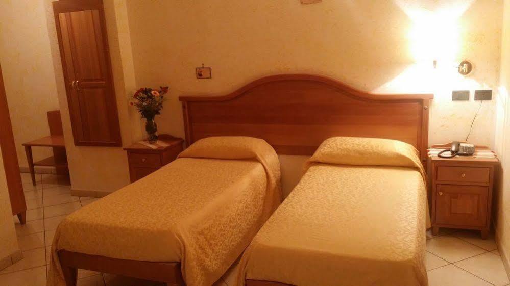 Hotel Mistef Falerna Dış mekan fotoğraf